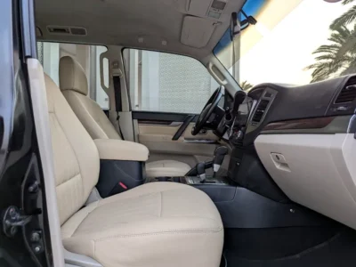 2016 MITSUBISHI PAJERO GLS MID OPTION 6 Cylinder Engine GCC Black Beige SUV