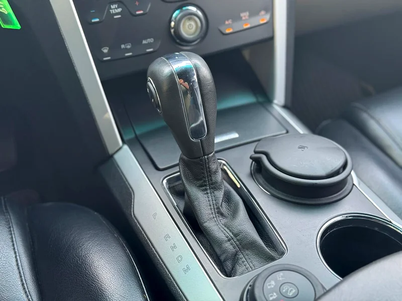 2012 Ford Explorer XLT 4 Cylinders Engine White Black SUV CLEAN CAR