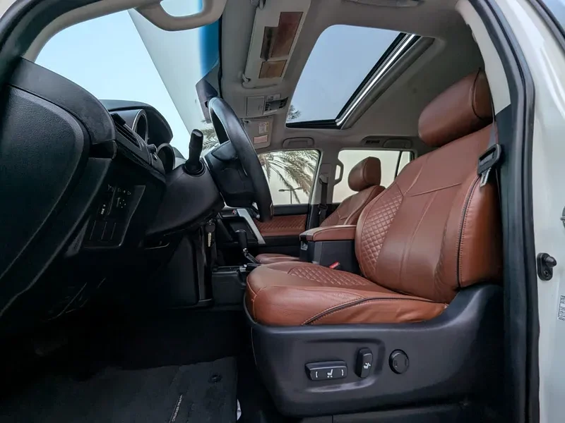 2017 TOYOTA PRADO VXR V4 2.7L GCC Specs FULL OPTION White Brown SUV