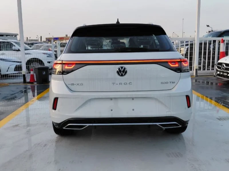 2025 VOLKSWAGEN T-ROC R LINE 300 TSI 1.5L 4 Cylinders Engine White Black SUV