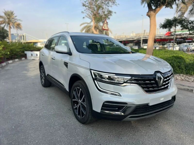 2024 Renault Koleos LE 2.5 Liters 4 Cylinders Engine White Black SUV GCC Specs