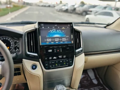 2020 Toyota Land Cruiser VXR 5.7L 8 Cylinder Engine 4WD Black Beige SUV GCC Specs