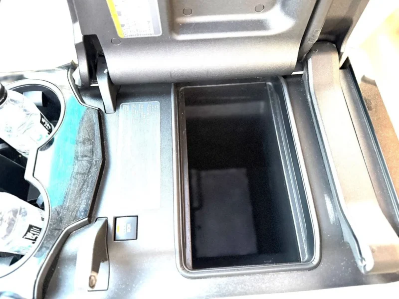 2022 Toyota Land Cruiser GXR 4.0L 6 Cylinders Engine White Beige SUV GCC Specs