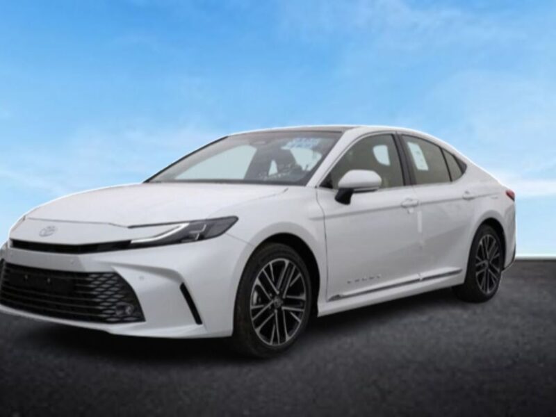 2025 Toyota Camry XLE 2.5L 4 Cylinders Engine GRANDE White Tan Sedan GCC