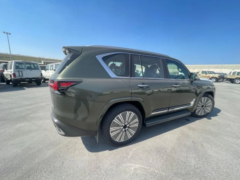 2025 Lexus LX 700h Signature 3.5L 6 Cylinder Engine HYBRID Green Red SUV