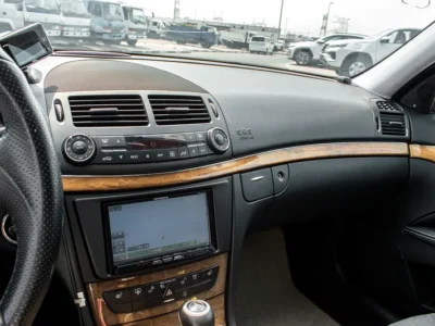 2007 Mercedes-Benz E-Class E 350 6 Cylinders Petrol Engine White Black Sedan