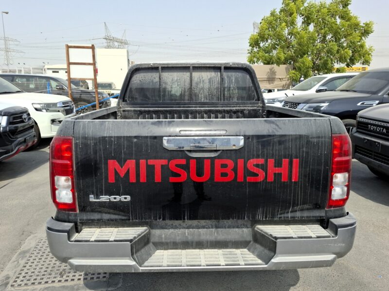 2025 Mitsubishi L200 2.4L 4 Cylinders Engine MT DC Black Petrol Black Truck