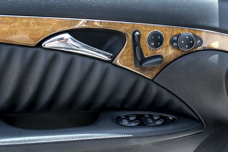 2008 Mercedes-Benz E-Class E 350 6 Cylinders Engine Silver Black Sedan