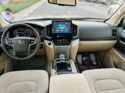 2020 Toyota Land Cruiser VXR 5.7L 8 Cylinder Engine 4WD Black Beige SUV GCC Specs