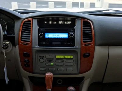 2004 Toyota Land Cruiser VXR V8 FULL OPTION White Beige SUV GCC Specs