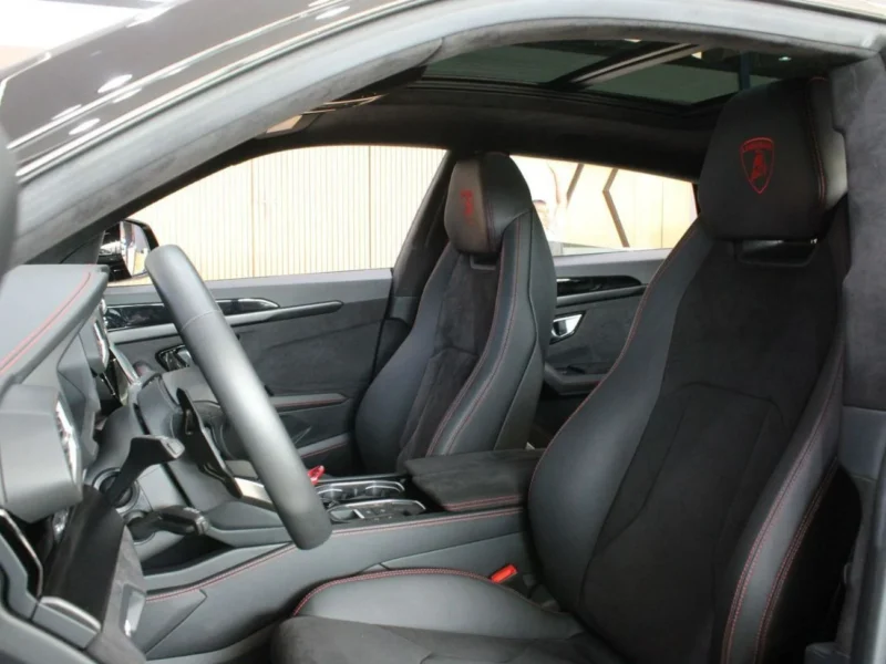 2024 Lamborghini Urus S 4.0T Twin-Turbocharged V8 Black SUV AWD