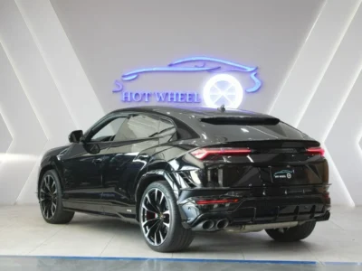 2024 Lamborghini Urus S 4.0T Twin-Turbocharged V8 Black SUV AWD