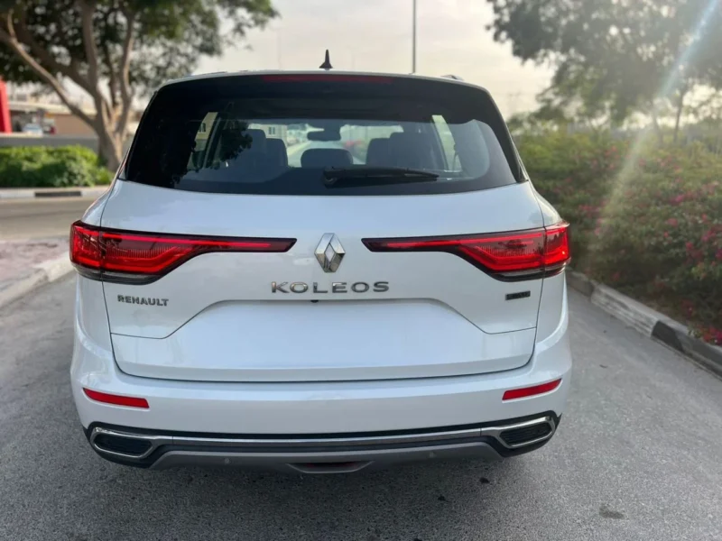 2024 Renault Koleos LE 2.5 Liters 4 Cylinders Engine White Black SUV GCC Specs