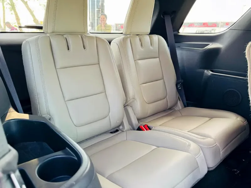 2014 Ford Explorer XLT 4 Cylinders Engine White Beige SUV MINT CONDITION