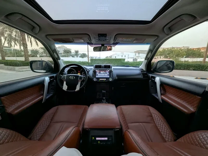 2017 TOYOTA PRADO VXR V4 2.7L GCC Specs FULL OPTION White Brown SUV