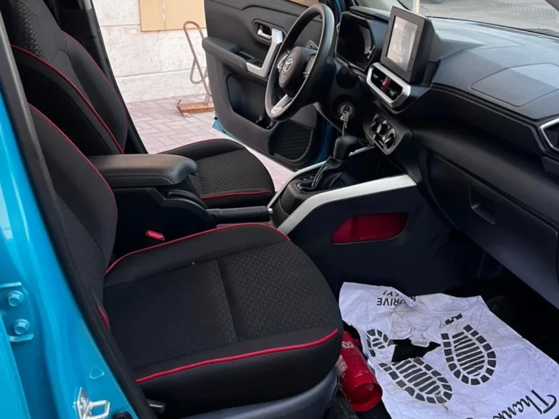 2022 Toyota Raize 1.2 L 4 Cylinders Engine Blue Black SUV FWD