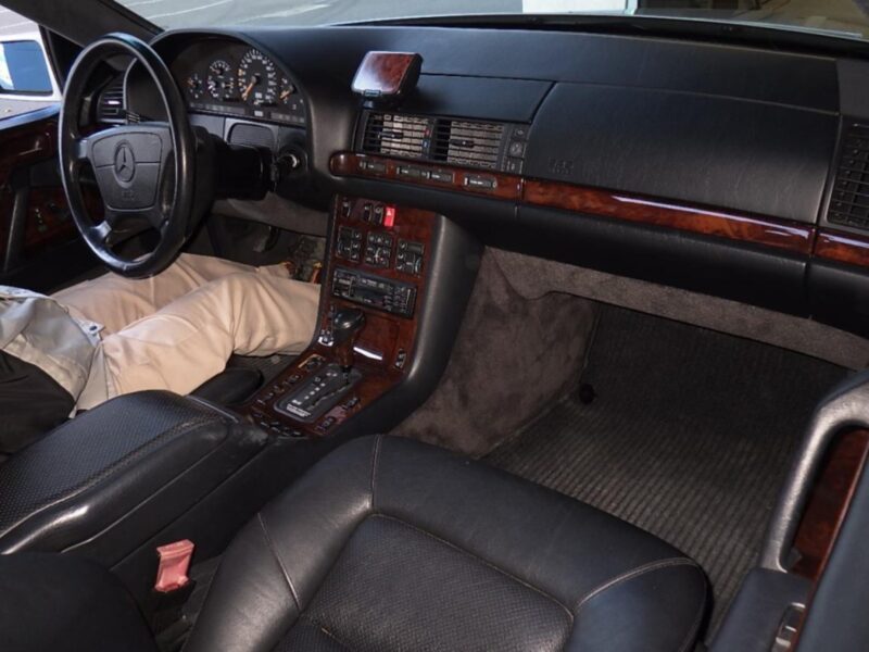 1994 Mercedes-Benz S500 5.0 Liters V8 Cylinder Engine Silver Black Sedan