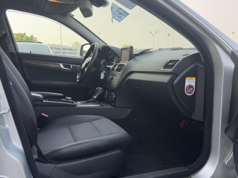 2008 Mercedes-Benz C250 6 Cylinders Engine Petrol Silver Black Sedan