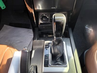 2016 Toyota Prado VXR 2.7L 4-Cylinder Petrol White Brown SUV GCC Specs