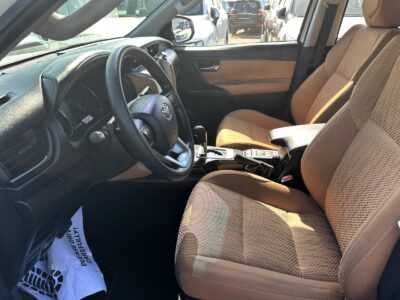 2021 Toyota Fortuner EXR 2.7L 4-Cylinder Petrol White Brown SUV GCC Specs