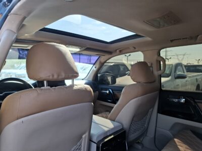 2014 Toyota Landcruiser GXR 4.6L V8 Petro Modified Black Beige SUV GCC Specs