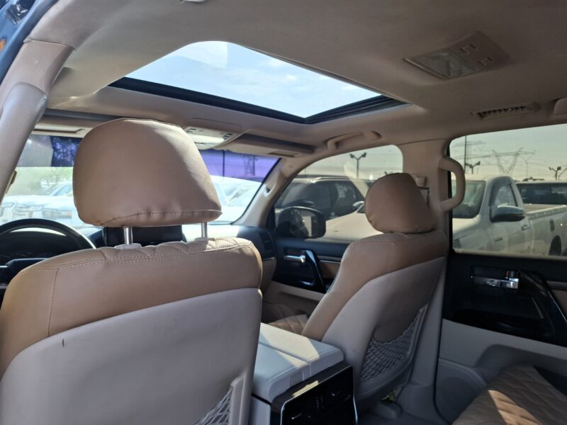 2014 Toyota Landcruiser GXR 4.6L V8 Petro Modified Black Beige SUV GCC Specs