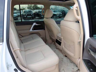 2014 Toyota Land Cruiser GXR 4.6L V8 White Beige SUV Petrol GCC Specs
