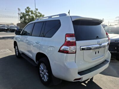 2016 Toyota Prado VXR 2.7L 4-Cylinder Petrol White Brown SUV GCC Specs