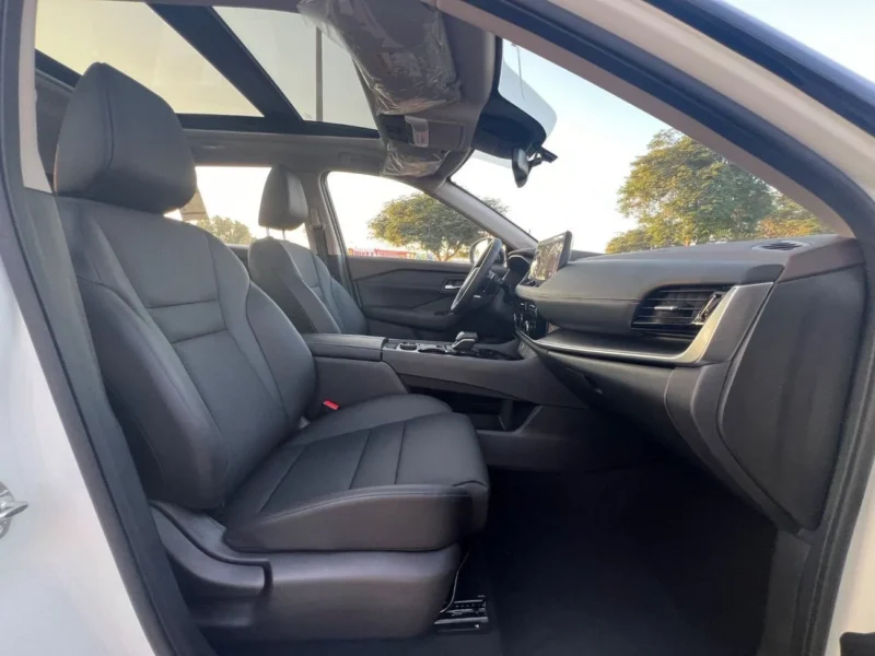 2024 Nissan X-Trail N Trek 2.5 Liter 4 Cylinders Engine White Black SUV AWD