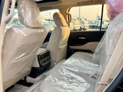 2025 Toyota Land Cruiser GXR 4.0L 6 Cylinder Engine Black Beige SUV GCC Specs