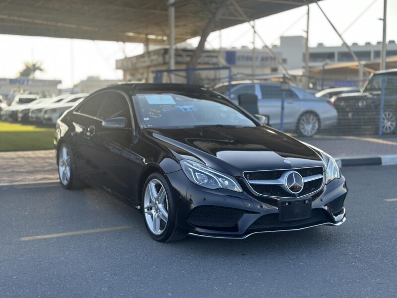 2014 Mercedes-Benz E550 Coupe 4.7 litres V8 Engine Black Red RWD