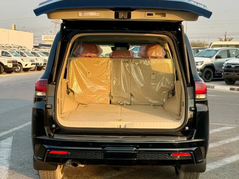 2025 Toyota Land Cruiser GXR 4.0L 6 Cylinder Engine Black Beige SUV GCC Specs