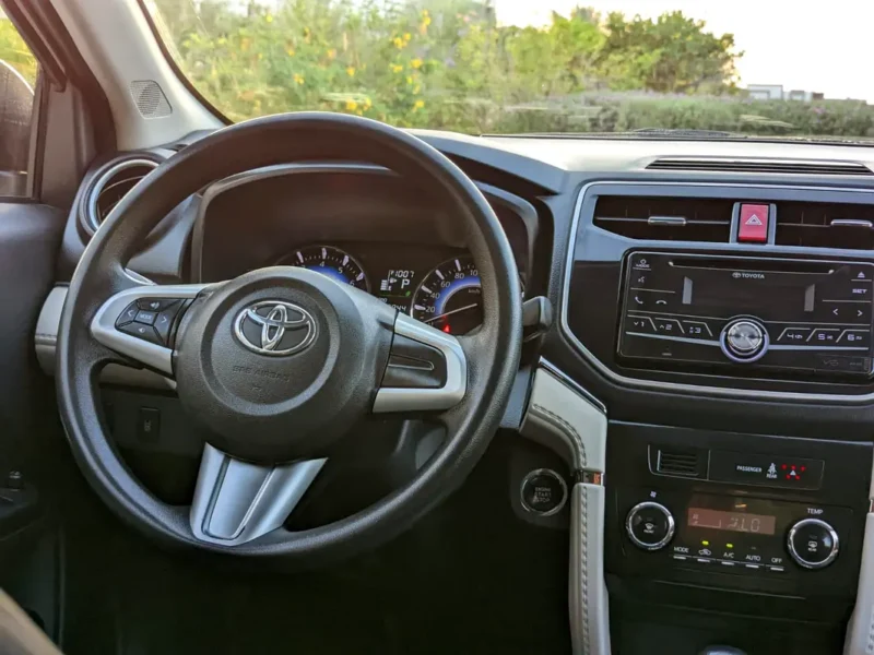 2022 Toyota Rush EX 4 Cylinders Engine White Grey SUV GCC Specs