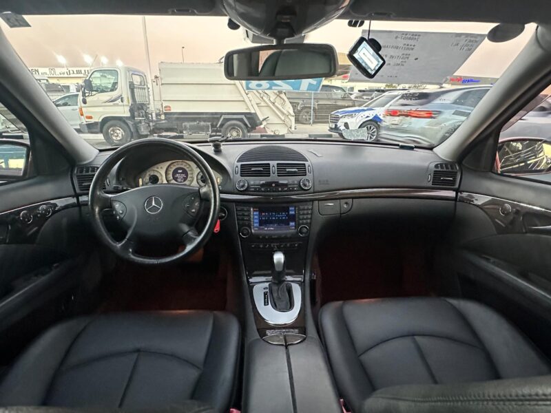 2003 Mercedes-Benz E320 3.2 litre V6 Engine Petrol Red Black Sedan