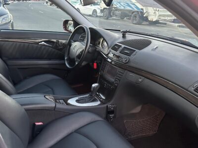 2003 Mercedes-Benz E320 3.2 litre V6 Engine Petrol Red Black Sedan