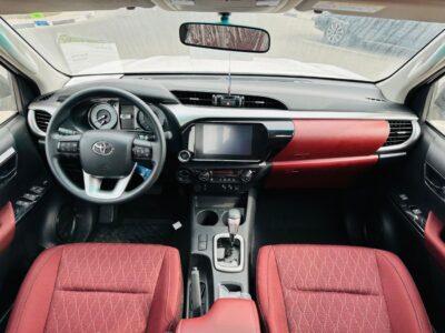 2025 Toyota Hilux S GLX 2.4L AWD A/T White Red Pick-Up Truck