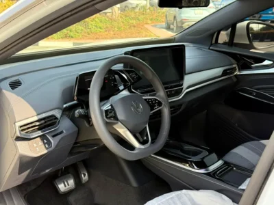 2022 Volkswagen ID.4 PURE + Electric Car White Grey SUV 450 - 550 KM Range