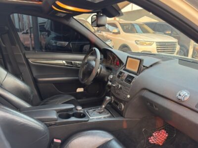 2010 Mercedes-Benz C 63 AMG 6.2L AMG V8 Gul Carbon Fiber White Black