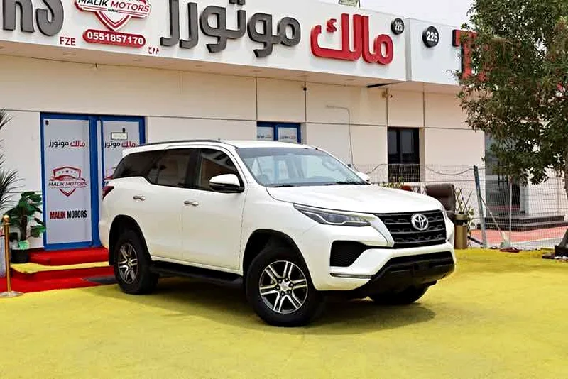 2022 Toyota Fortuner EXR 4 Cylinders Engine White Brown SUV GCC Specs