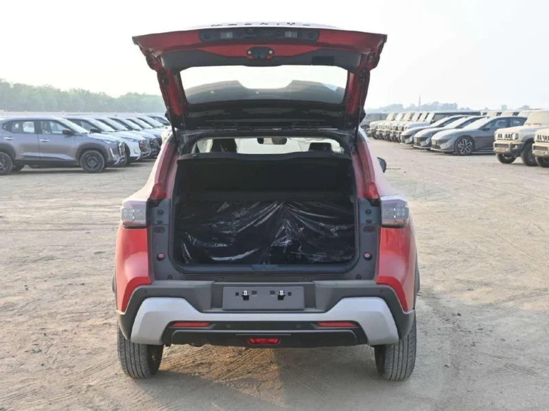 2025 Nissan Magnite SL TURBO CVT 4 Cylinders Engine Red Black SUV