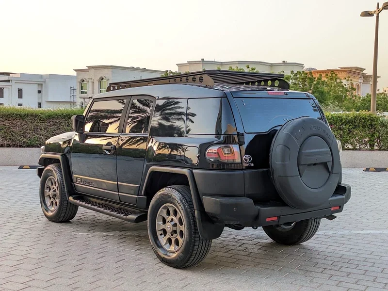 2011 Toyota FJ Cruiser TOP 6 Cylinders Petrol Engine Black SUV GCC Specs