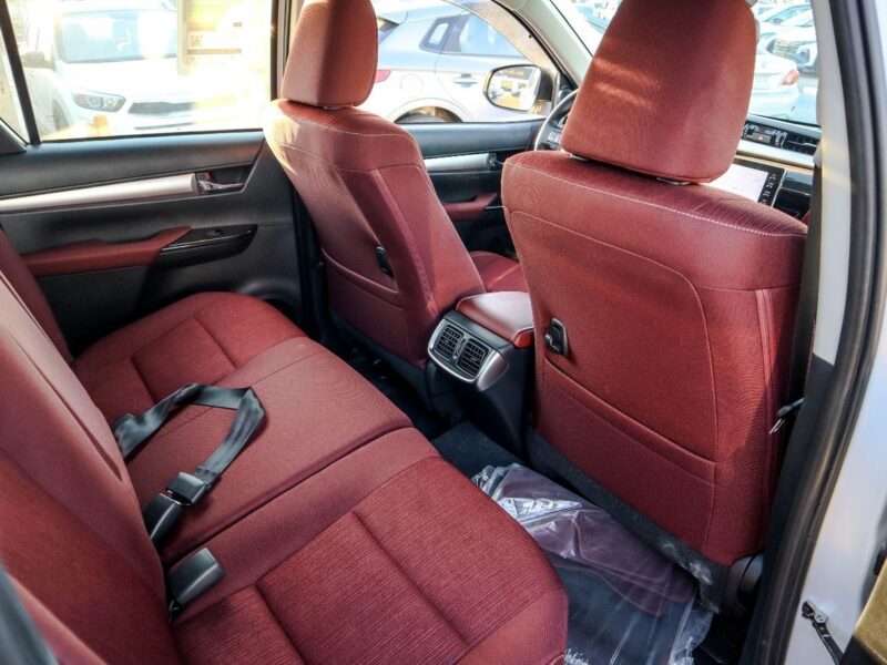 2025 Toyota Hilux GLX 2.7L Double Cab Utility RWD AT White Red GCC Specs