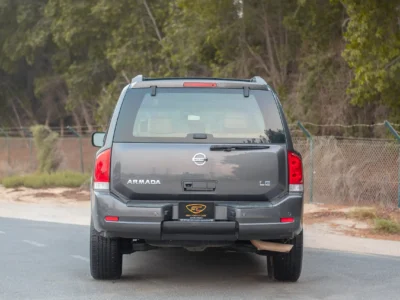 2010 Nissan Armada LE 5.3L 8 Cylinder Engine GCC Specs Grey Beige