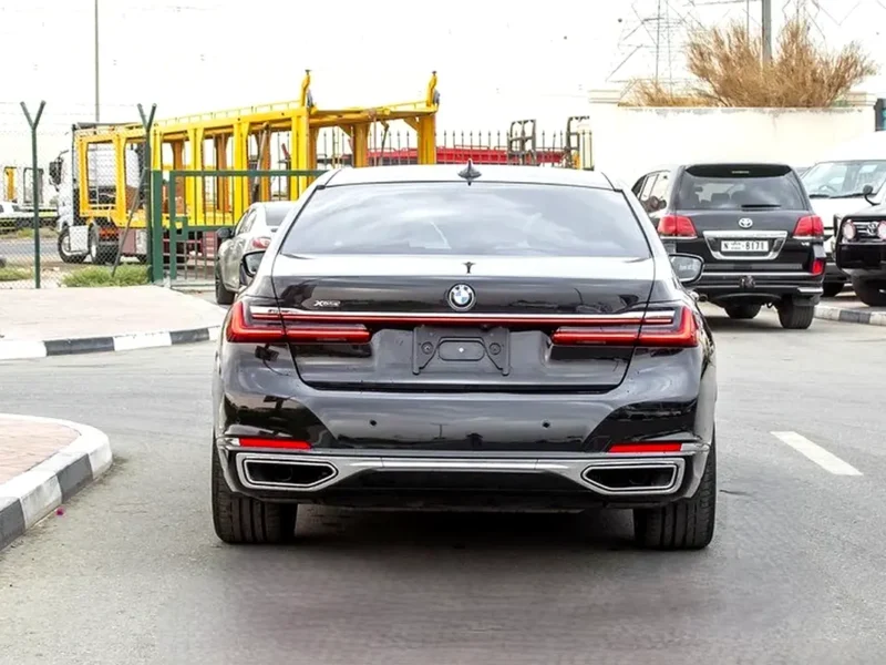 2022 BMW 7-Series 750i 8 Cylinders Engine Petrol Black Sedan
