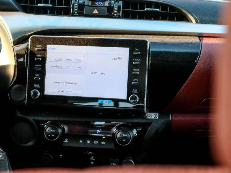 2025 Toyota Hilux GLX 2.7L Double Cab Utility RWD AT White Red GCC Specs