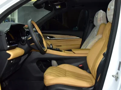 2026 Geely Monjaro GF 4 Cylinder Petrol Engine White Beige SUV GCC Specs