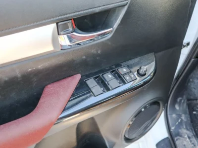 2025 Toyota Hilux GLX 2.7L Double Cab Utility RWD AT White Red GCC Specs