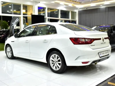 2019 Renault Megane LE 4 Cylinder Petrol Engine White Beige Sedan GCC Specs