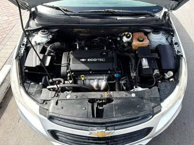 2017 Chevrolet Cruze LS 4 Cylinder Petrol Engine Silver Grey Sedan GCC Specs