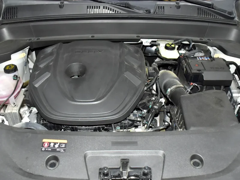 2026 Geely Monjaro GF 4 Cylinder Petrol Engine White Beige SUV GCC Specs